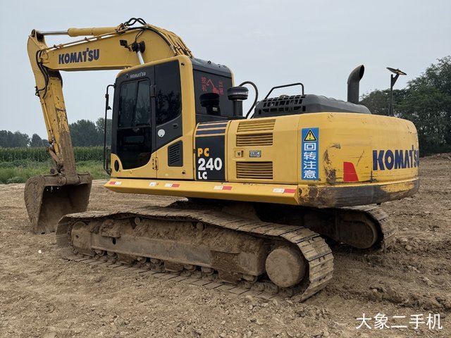 小松 PC240LC-8M0 挖掘机