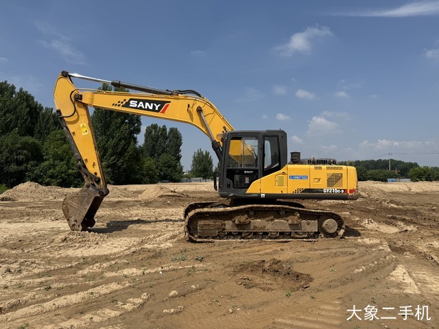 三一重工 SY215C-9 挖掘机