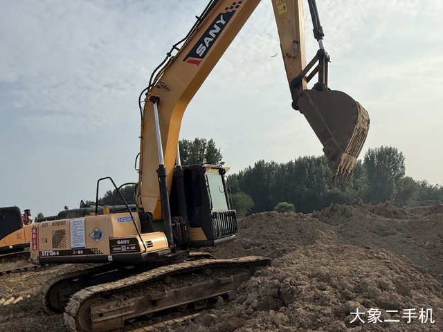 三一重工 SY215C-9 挖掘机