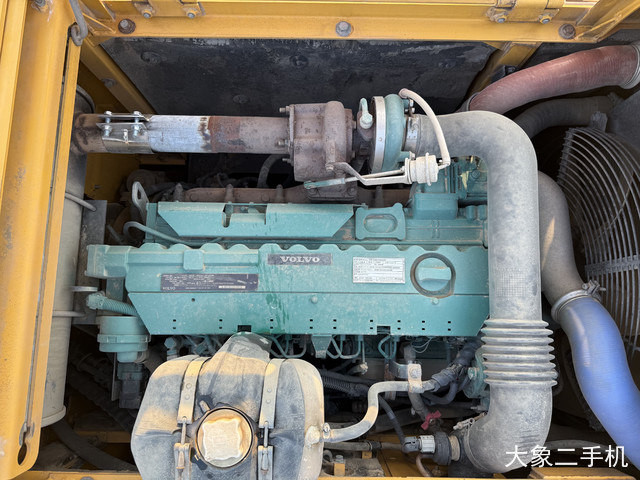 沃尔沃 EC210BLC 挖掘机