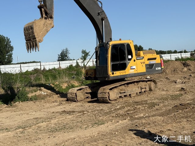 沃尔沃 EC210B 挖掘机
