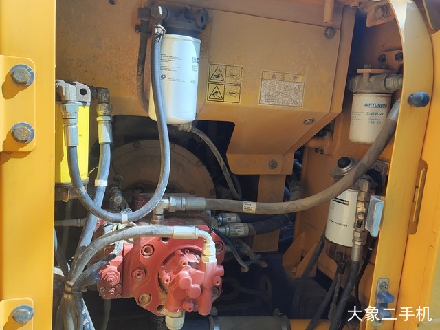 现代 R130VS 挖掘机