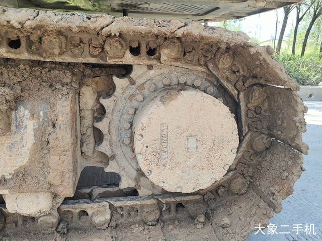 现代 R130VS 挖掘机