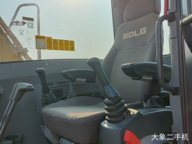 山东临工 E685F 挖掘机