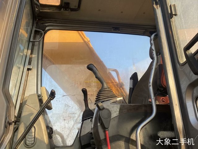 三一重工 SY305H 挖掘机