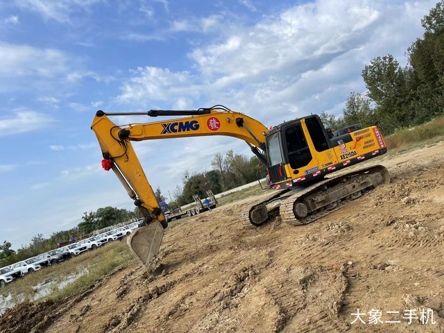 徐工 XE215D 挖掘机