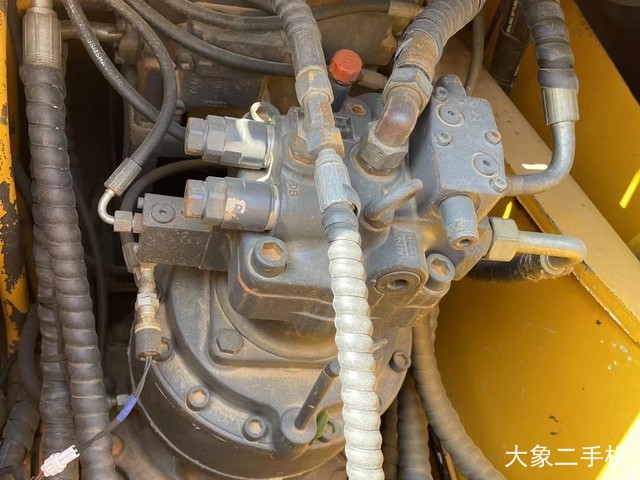 徐工 XE215D 挖掘机