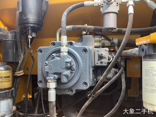 徐工 XE210 挖掘机
