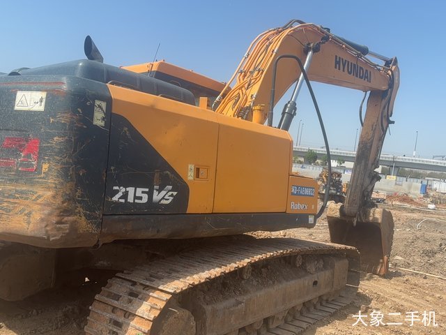 现代 215LVS 挖掘机