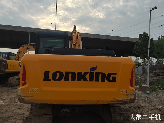 龙工 LG6150 挖掘机