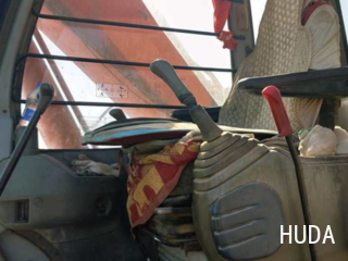 Hitachi EX200-5 Excavator - 4