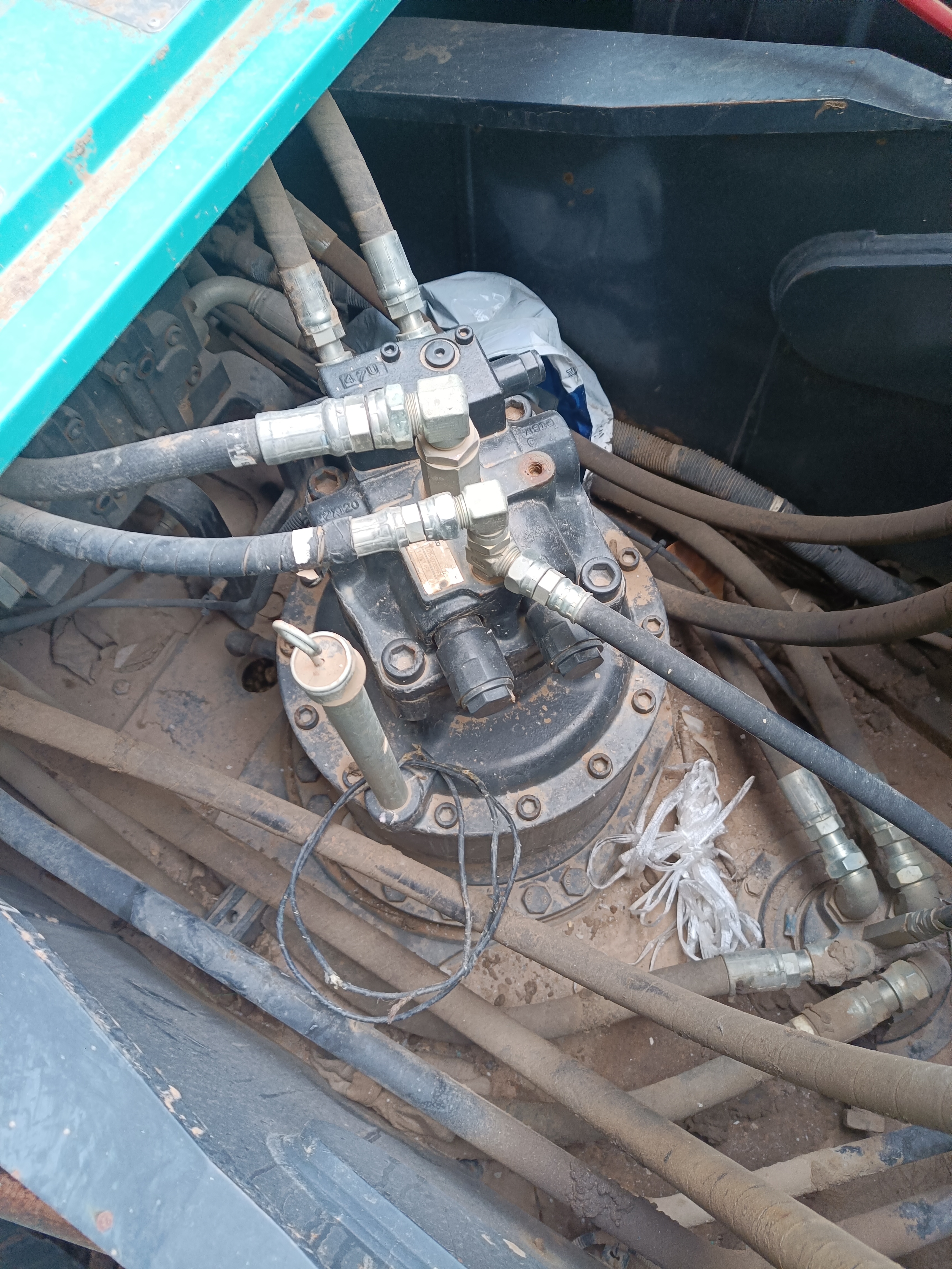 Kobelco SK250-10 photo