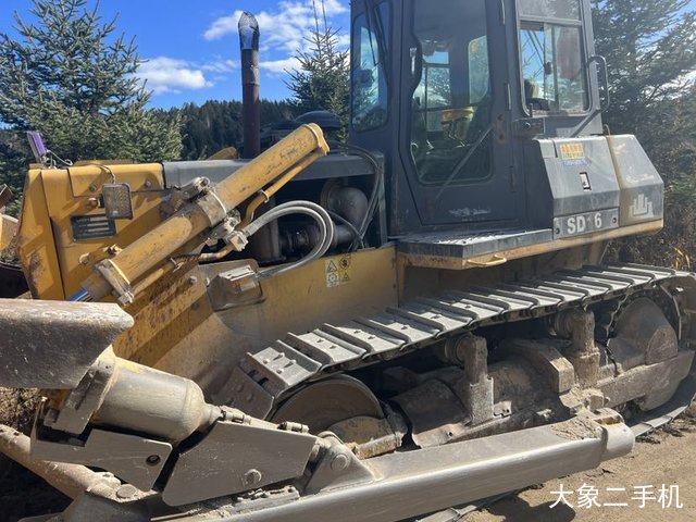 山推 SD16标准型 推土机