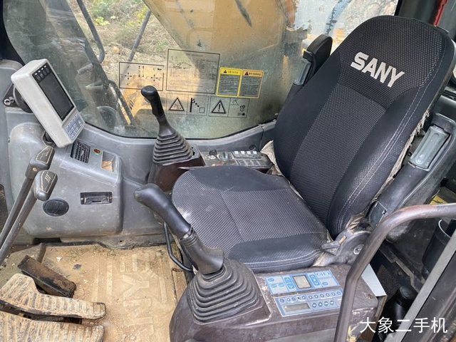 三一重工 SY235C-9 挖掘机