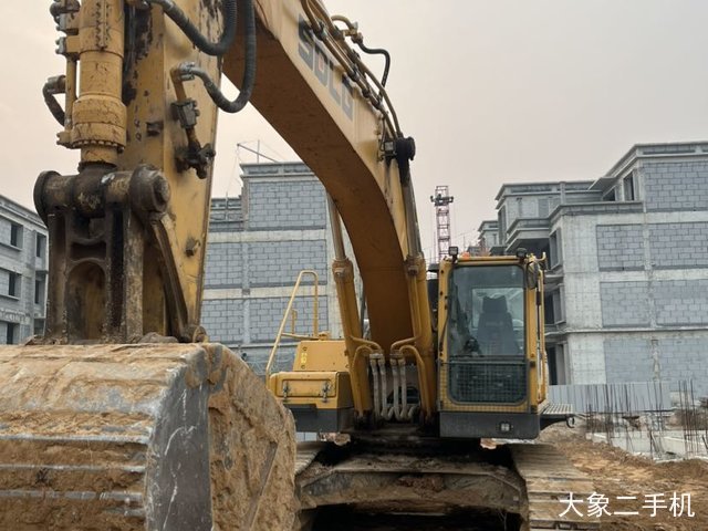 山东临工 E6360F 挖掘机