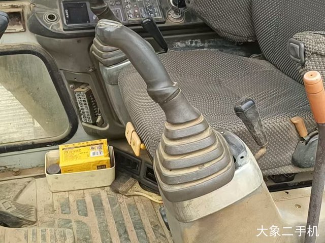 加藤 HD820III 挖掘机