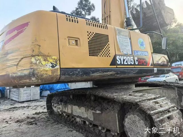 三一重工 SY215C-10 挖掘机