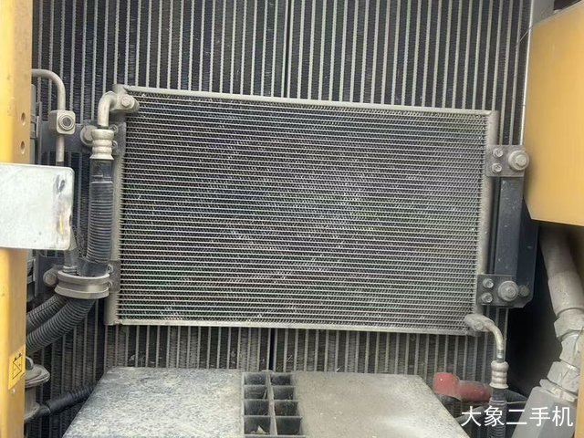 徐工 XE75D 挖掘机