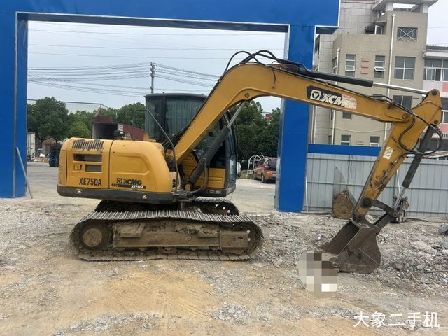 徐工 XE75D 挖掘机