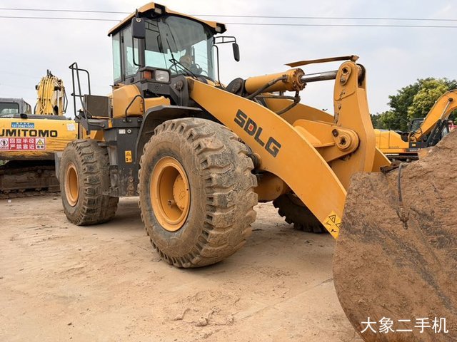 山东临工 L955F 装载机