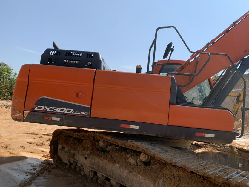 Doosan DX300LC-9C used excavator for sale