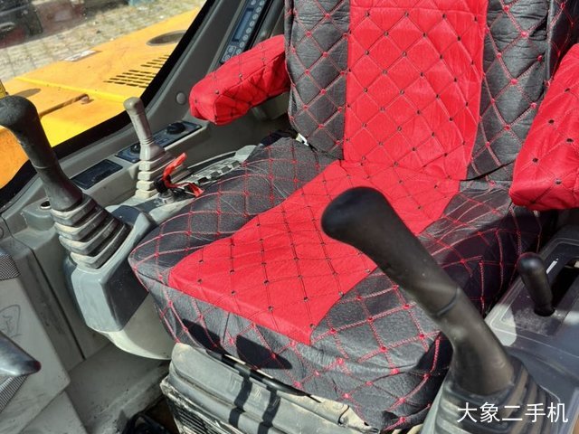 龙工 LG6060 挖掘机