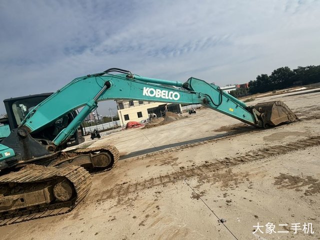 神钢 SK200-YN12 挖掘机