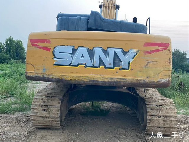三一重工 SY215C 挖掘机