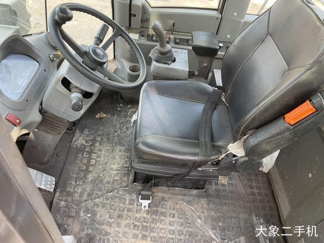 山东临工 L968F 装载机