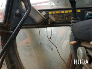 Hyundai R200-5D Excavator - 2