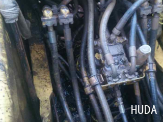 Komatsu PC200-6 Excavator - 5